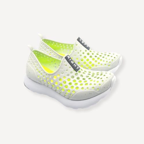 Kids sneakers white fibers